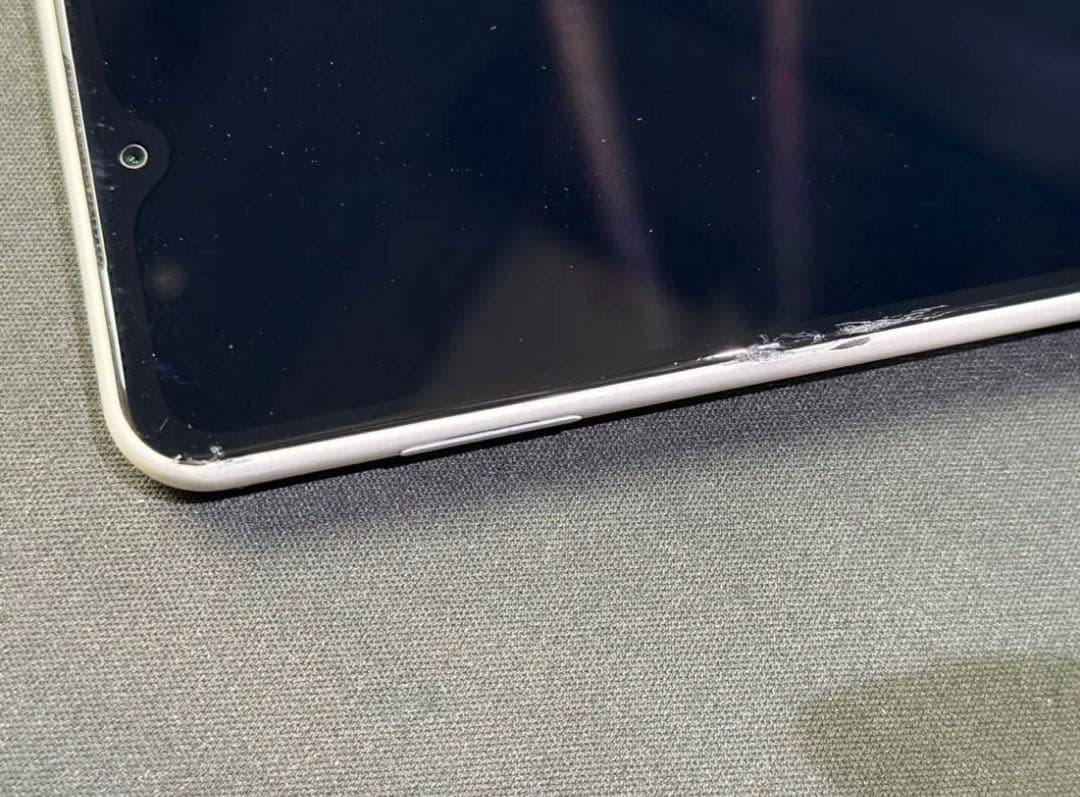 arrows We FCG01 ホワイトSIMフリー 動作確認済 一部訳あり品