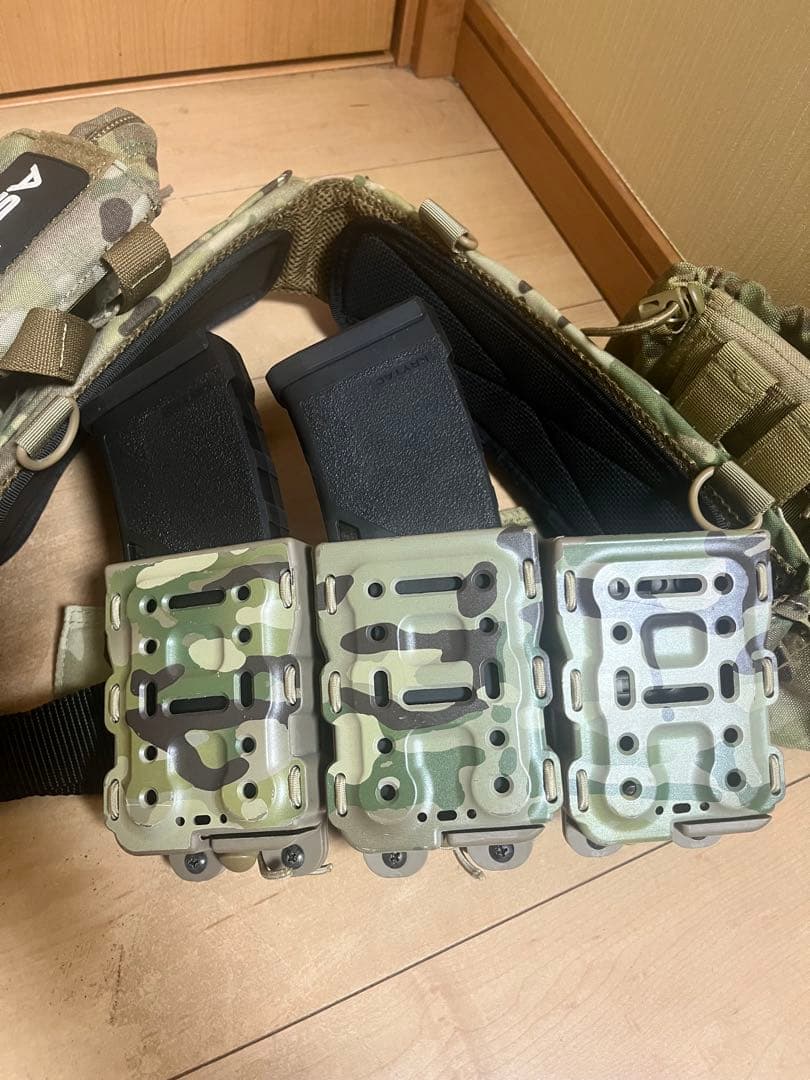 KRYTAC 迷彩ベルト装備 マガジンポーチ付き