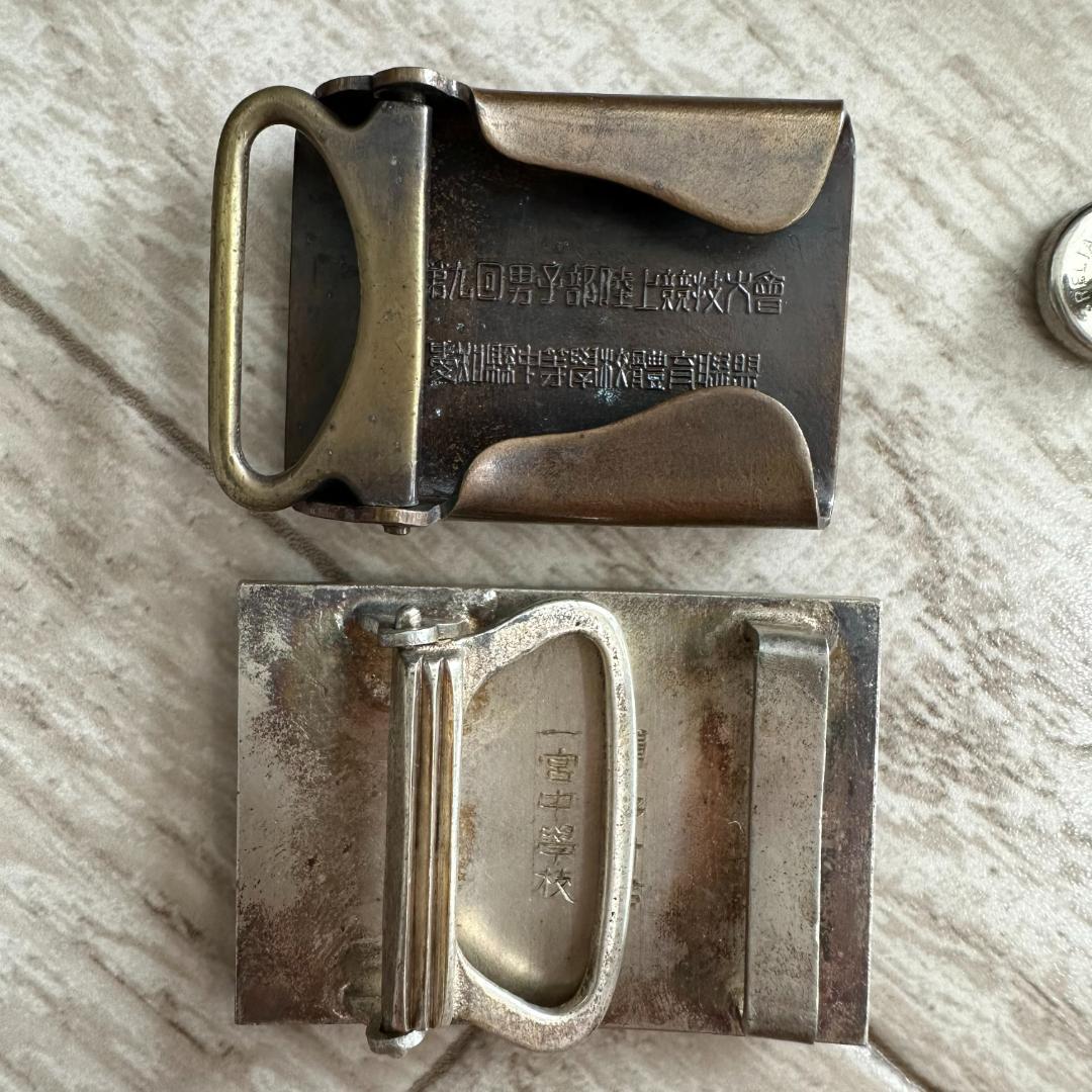 漆器箱やメダル  カフスボタン 木箱 会員章 バックルなど。骨董品セット！