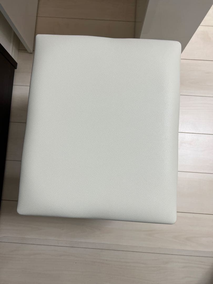 ホワイトドレッサー・鏡台(引き取りの場合は1万円)