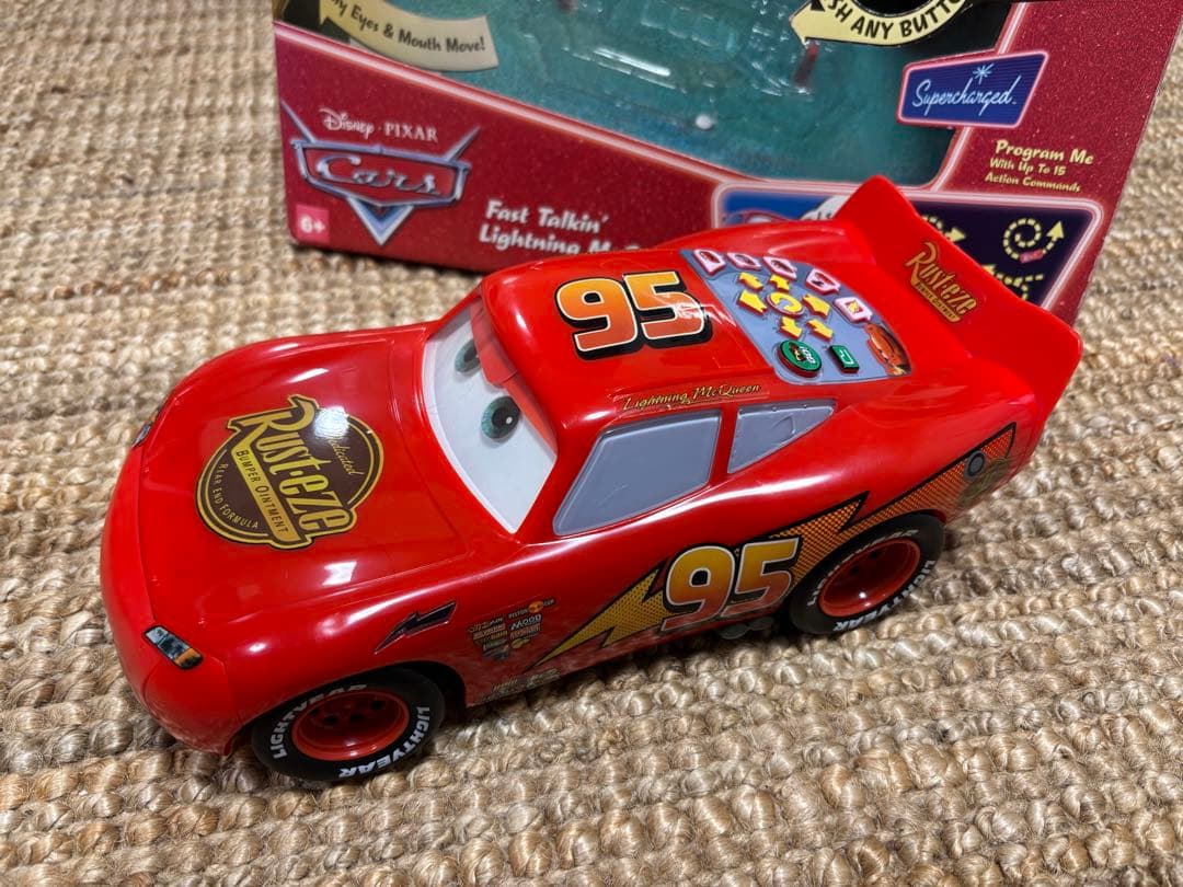 カーズ、ディズニー正規版ライトニング・マックィーン