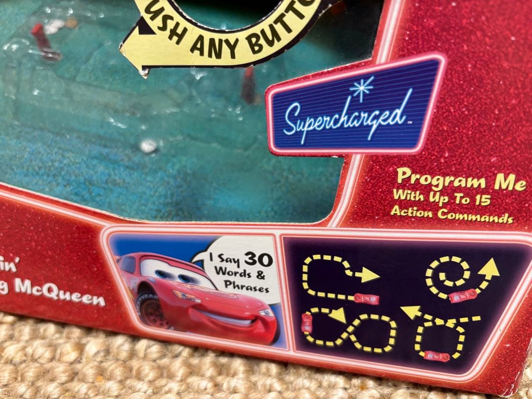 カーズ、ディズニー正規版ライトニング・マックィーン