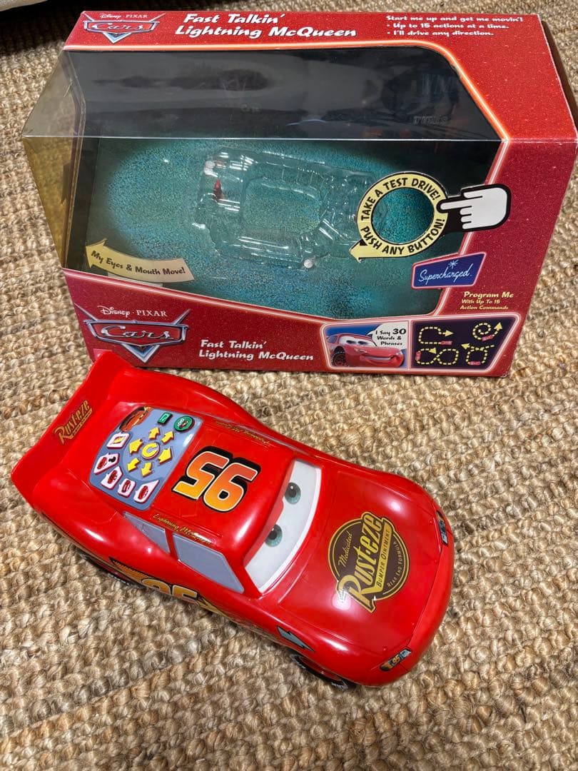 カーズ、ディズニー正規版ライトニング・マックィーン