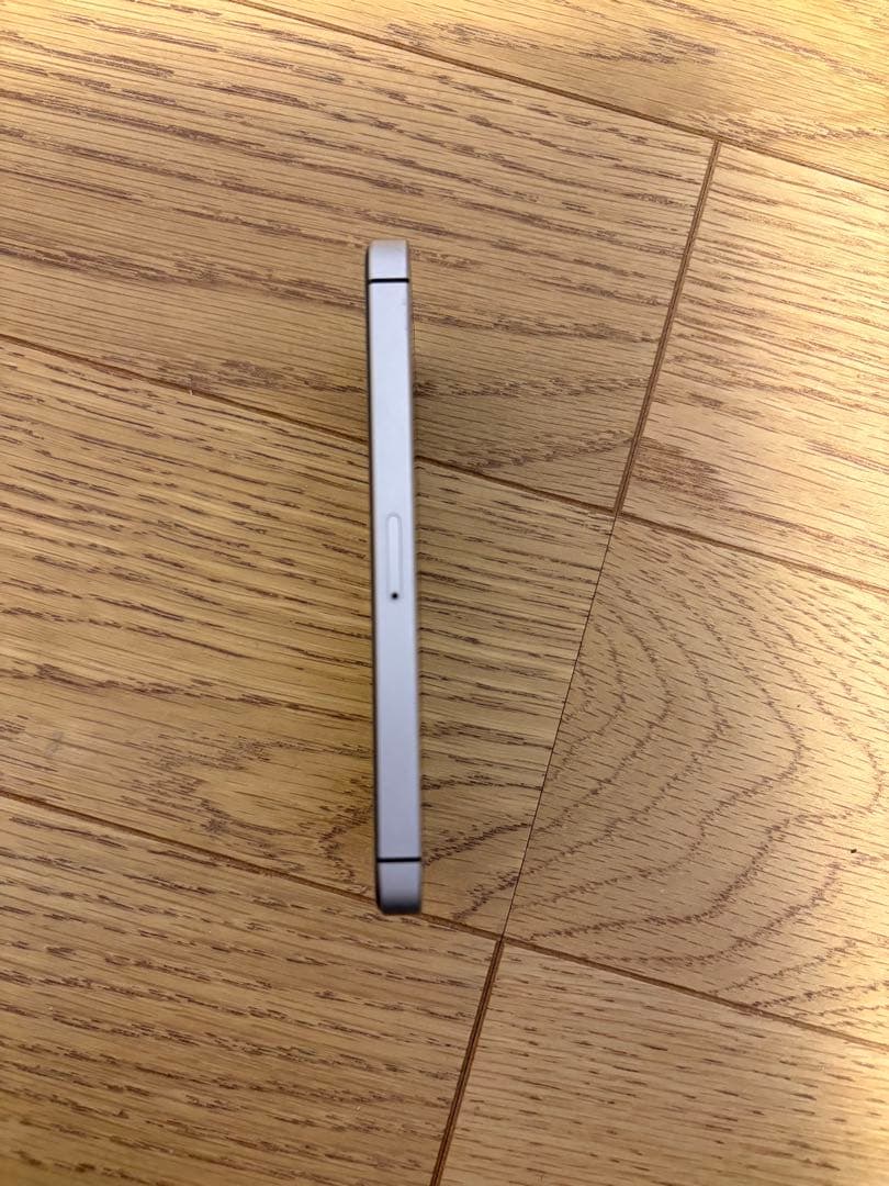 iPhone SE 第1世代 64GB スペースグレイ　SIMフリー