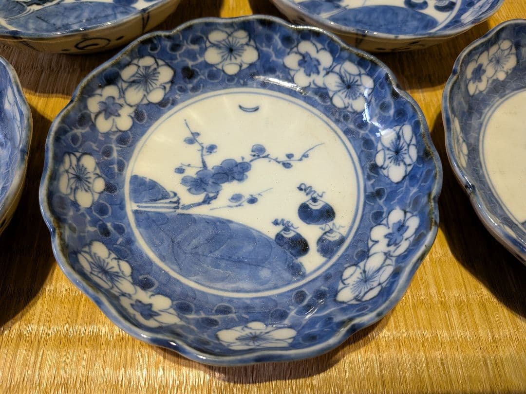 古伊万里　染付　小鉢・小皿（５客）夜の梅に宝珠　径12.3㎝