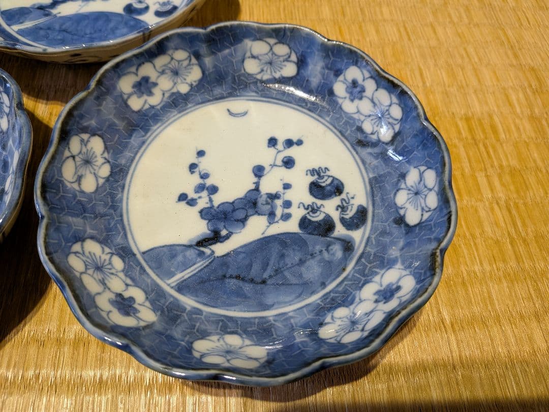古伊万里　染付　小鉢・小皿（５客）夜の梅に宝珠　径12.3㎝