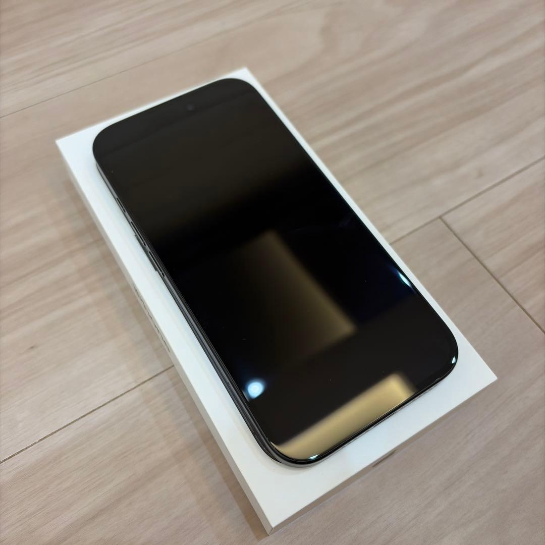 【極美品】iPhone16 128GB ブラック（黒）SIMフリー