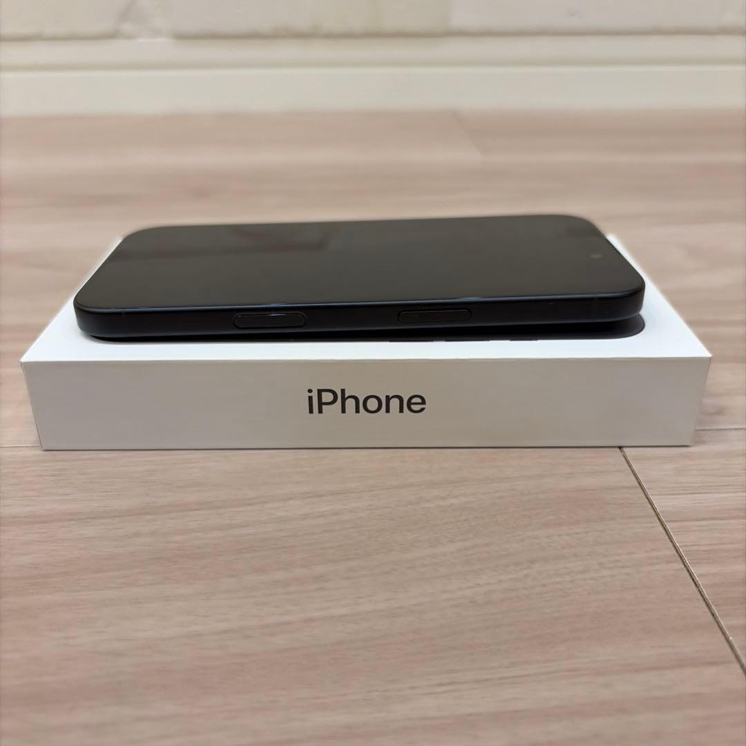 【極美品】iPhone16 128GB ブラック（黒）SIMフリー