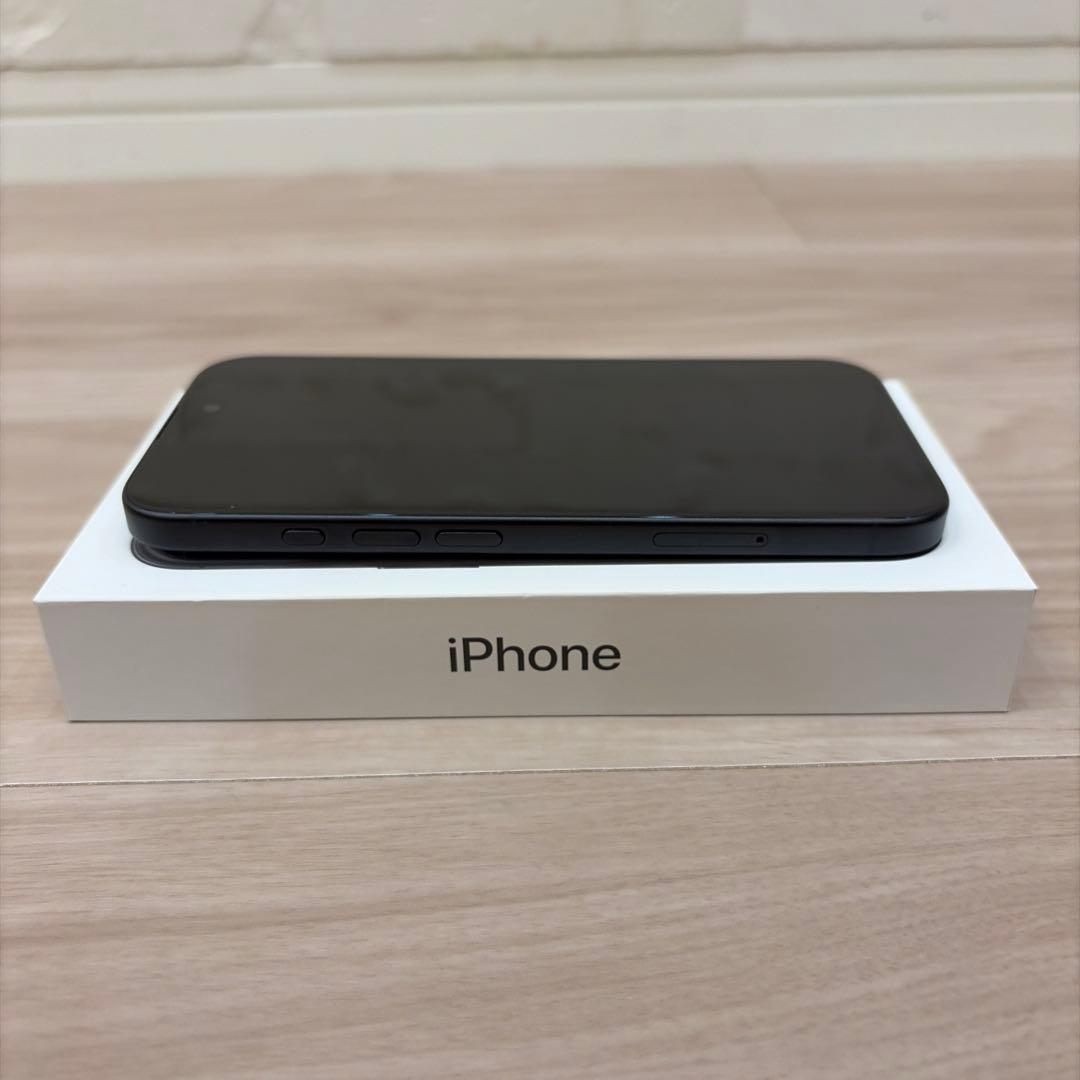 【極美品】iPhone16 128GB ブラック（黒）SIMフリー
