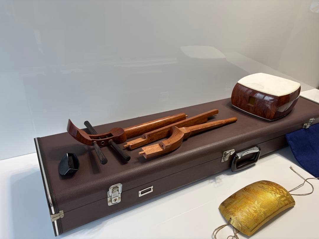 三味線本体 木製 ブラウン ケース付き