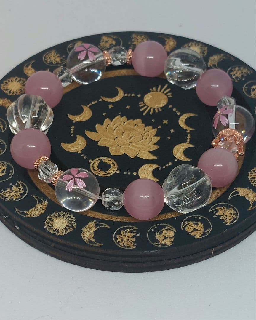 【ピンクが可愛い♡】桜彫り水晶のブレス