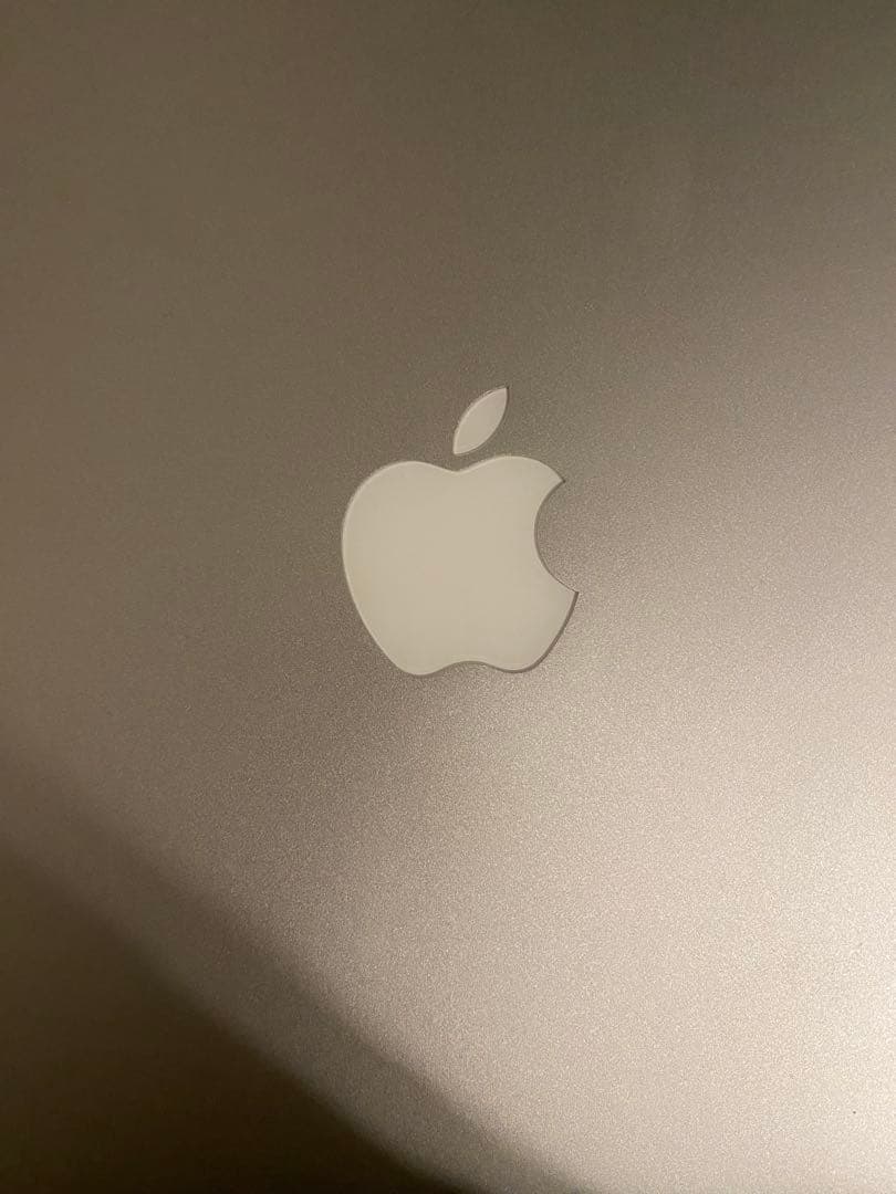 Apple MacBook air 13インチ シルバー 充電器付き