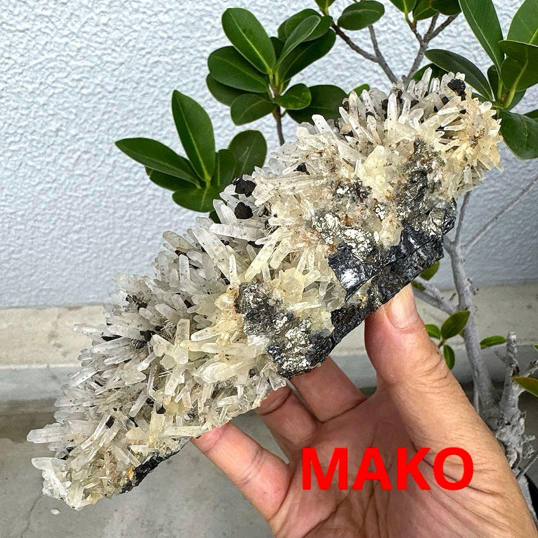 M1782☆パイライト共生水晶クラスター1.1Kg☆尾太鉱山産☆N50803