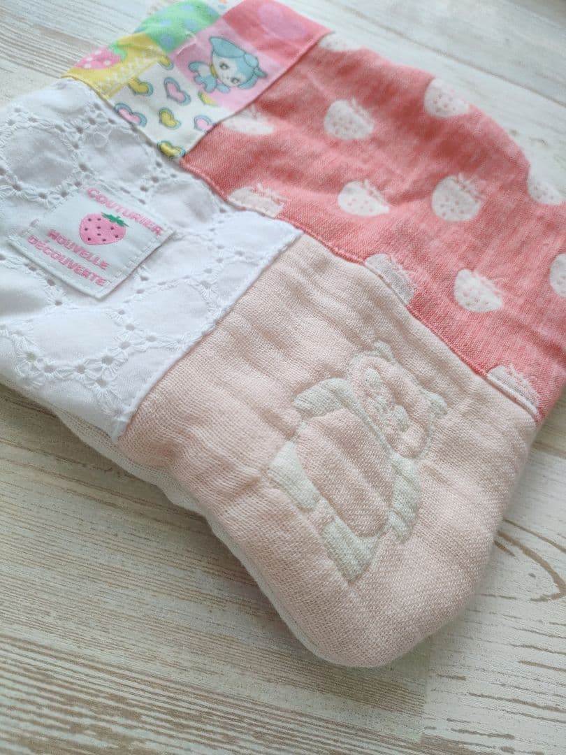 1点のみ出品　ガーゼハンカチ　レトロデザイン♪