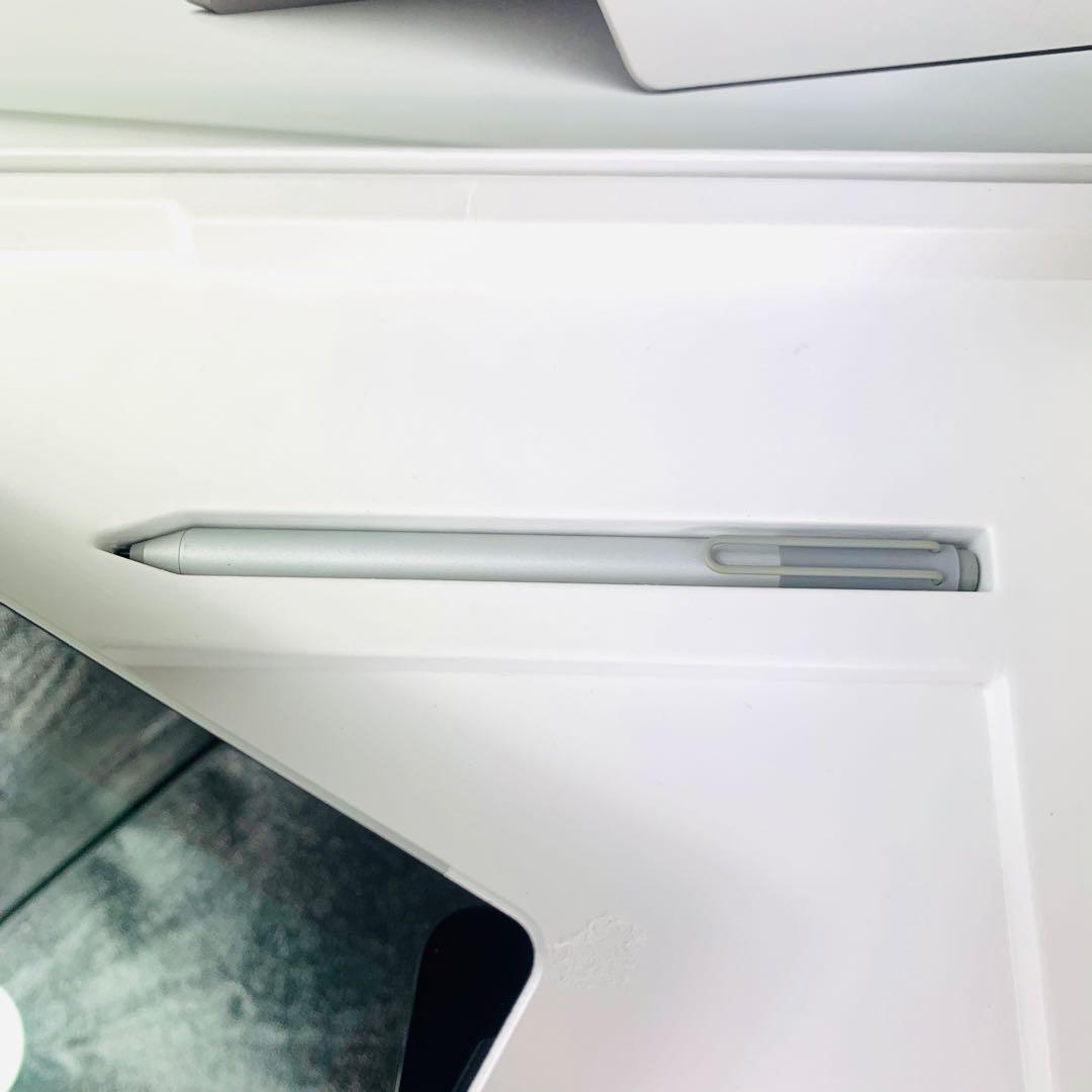 【美品】Surface Pro 4 Core i5 / 8GB / 256GB