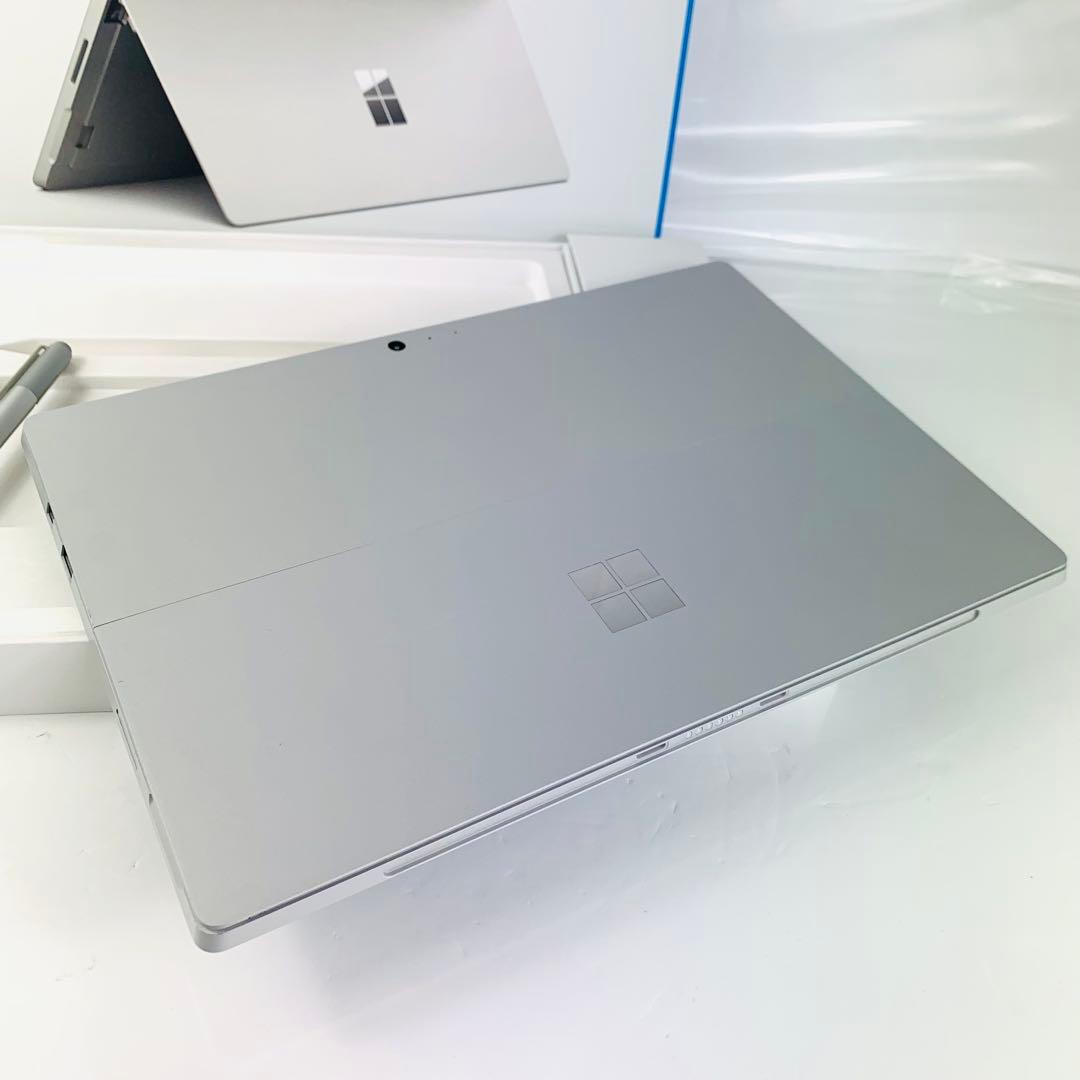 【美品】Surface Pro 4 Core i5 / 8GB / 256GB