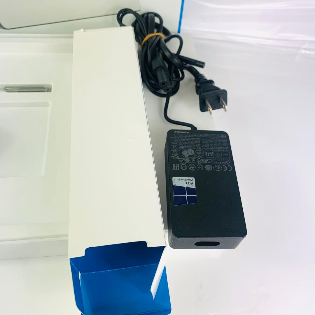 【美品】Surface Pro 4 Core i5 / 8GB / 256GB