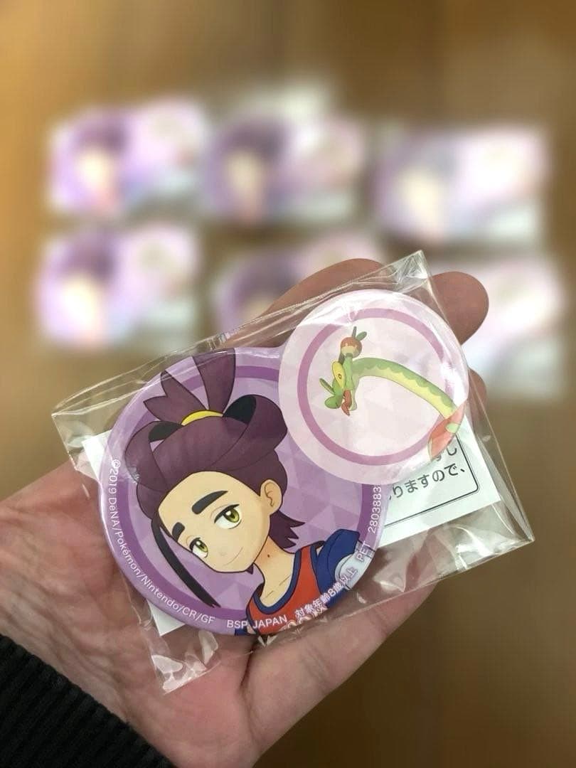 L*a様 ポケモンマスターズEXポケモン&トレーナー缶バッチスグリ&カミツオロチ