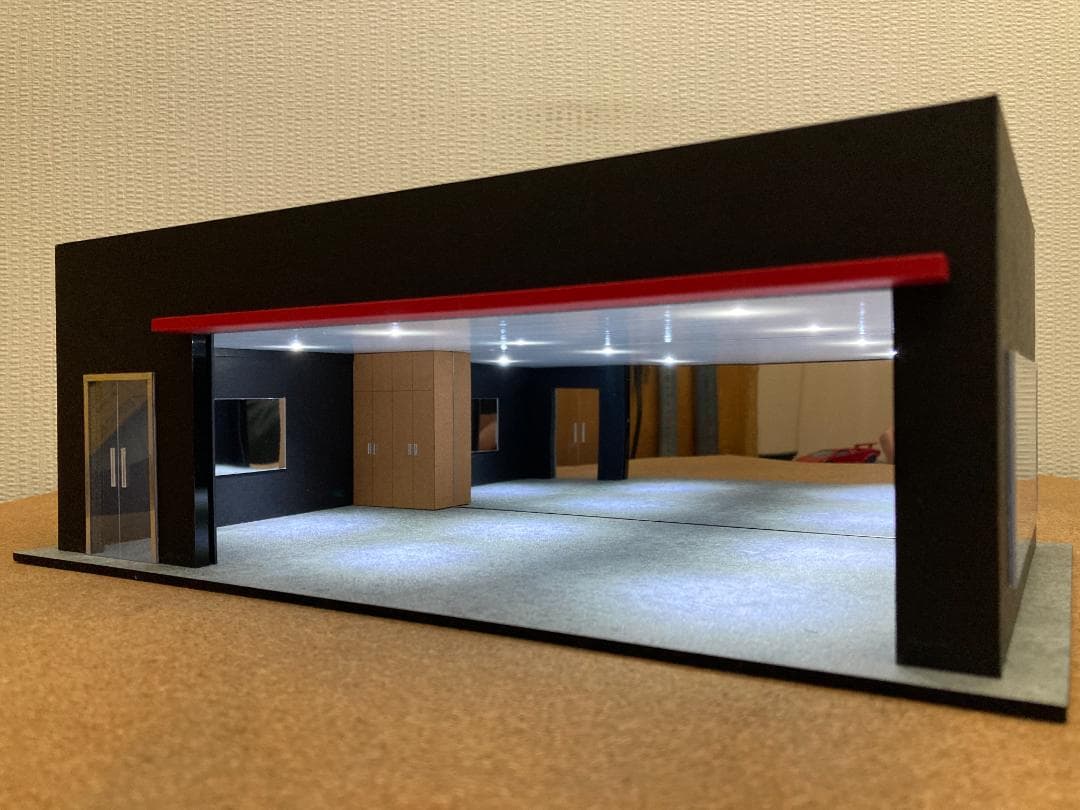 ミニカー用ジオラマ：1/43 リビングタイプガレージ（窓＆クローゼット）