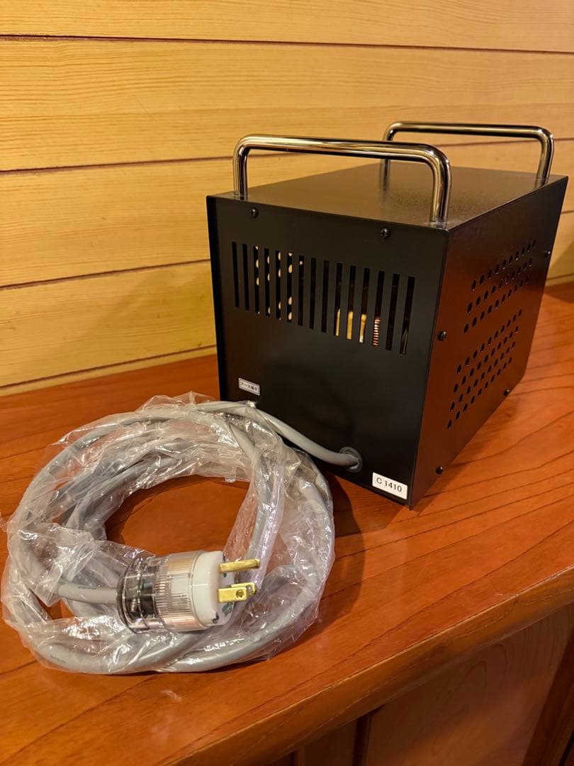 アイソレーション電源トランス 1000W 100V専用 オーディオ プロケーブル