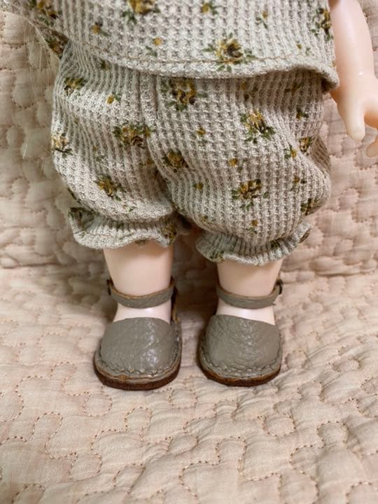 ハンドメイド　ソランちゃんの靴　本革　トープ