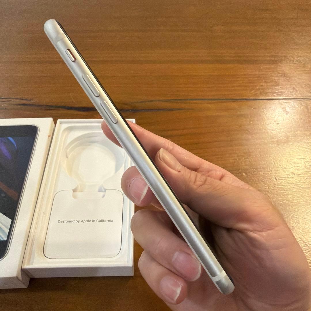 iPhone SE 第2世代 128GB ホワイト SIMフリー