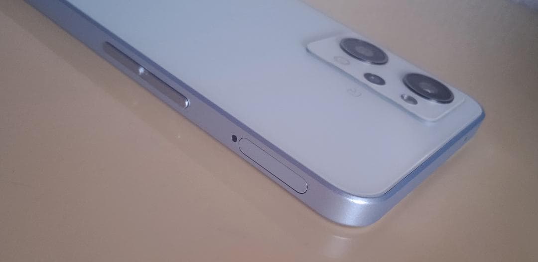 美品 Oppo Reno7 A スマホ本体 デュアルSIM SIMフリー
