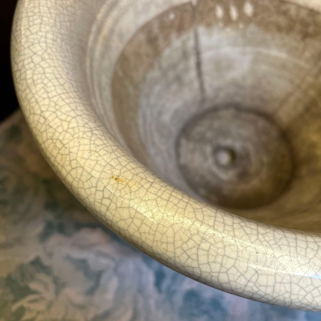 稀少　和洋風の貫入入り釉薬がけ植木鉢　クリームベージュ　穴有り　径30cm