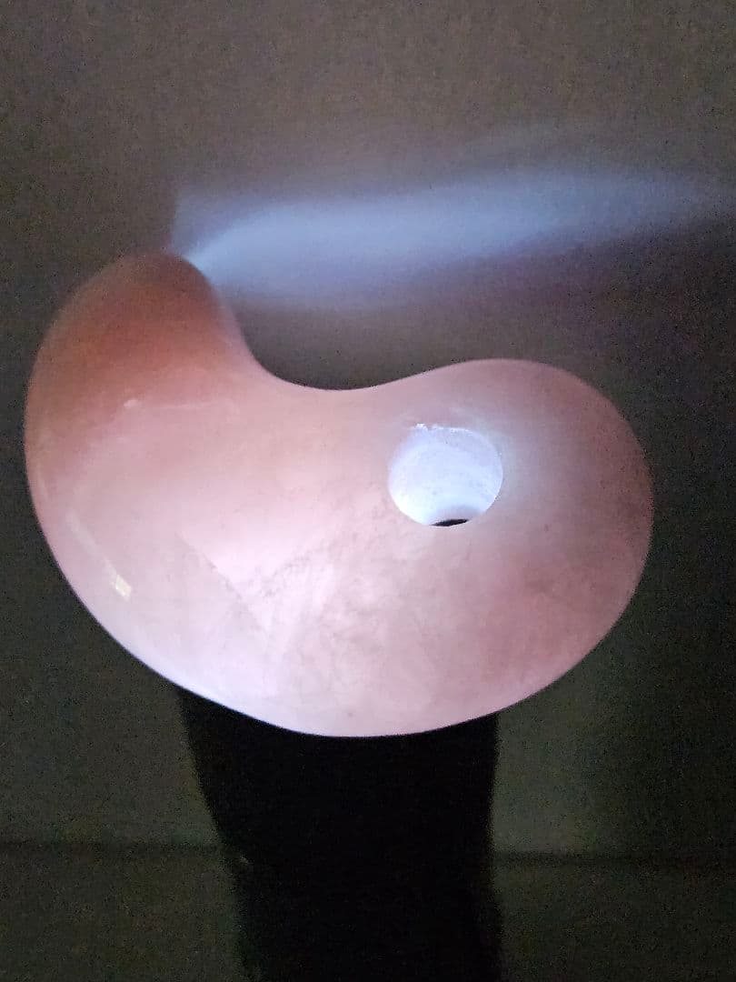 特大 ローズ クォーツ勾玉　　　　　Rossa Quartz