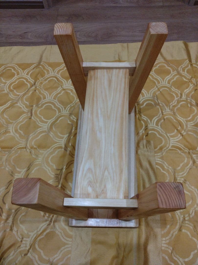 檜の椅子(82）値下げ❕座面に節がなく広くて大変座りやすい❕座面等つるつる仕上げ