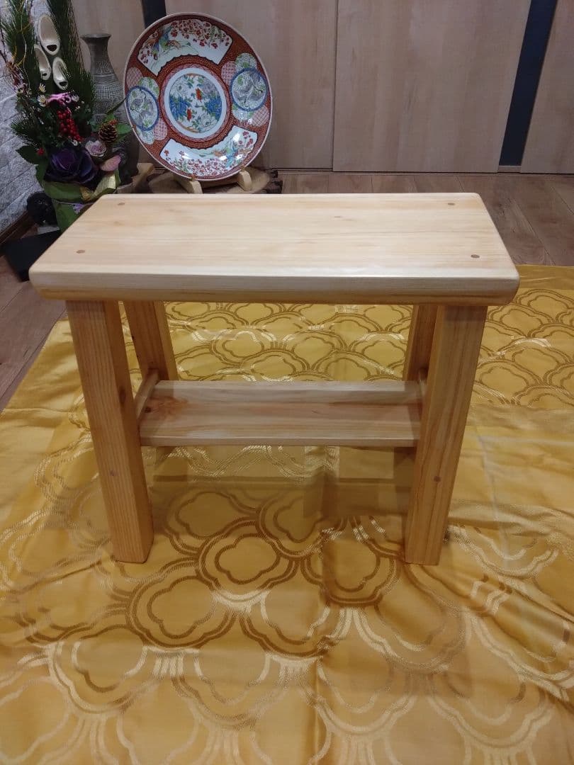 檜の椅子(82）値下げ❕座面に節がなく広くて大変座りやすい❕座面等つるつる仕上げ