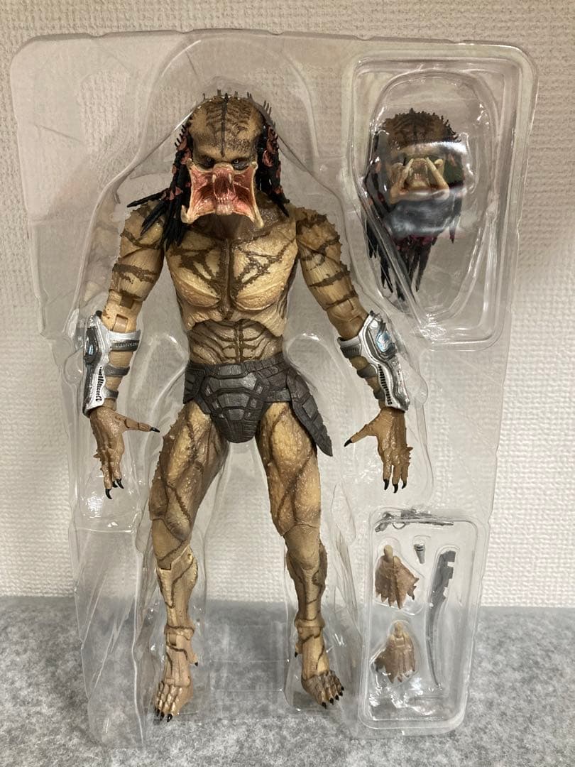 ネカ　NECA アンアーマード　アサシン　プレデター