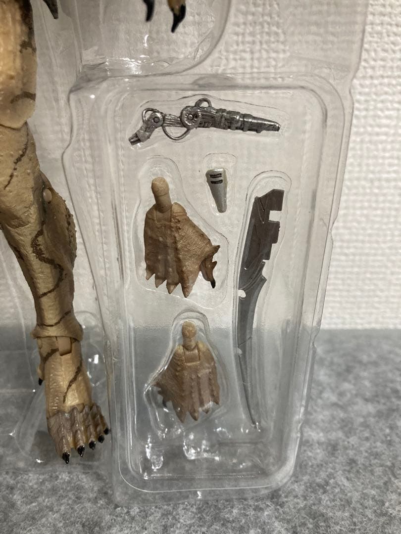 ネカ　NECA アンアーマード　アサシン　プレデター