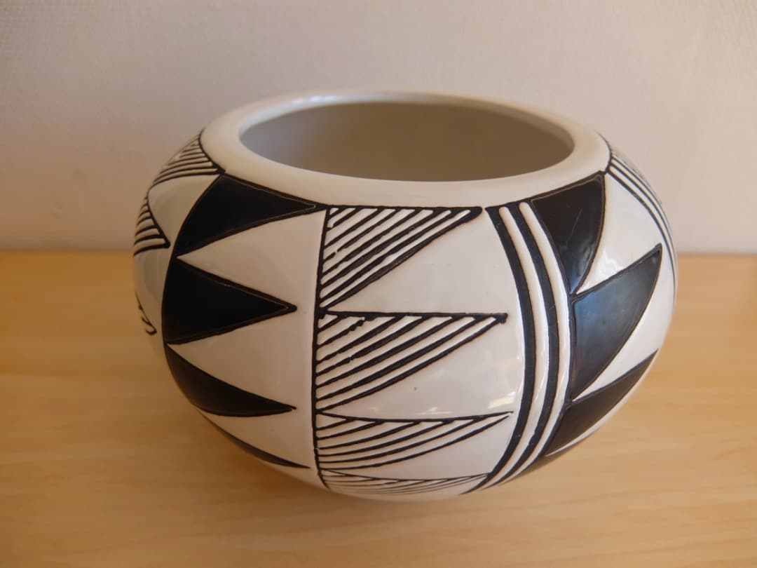 モダンデザイン フラワーベース 花器 壺 ネイティブアメリカン プエブロポタリー
