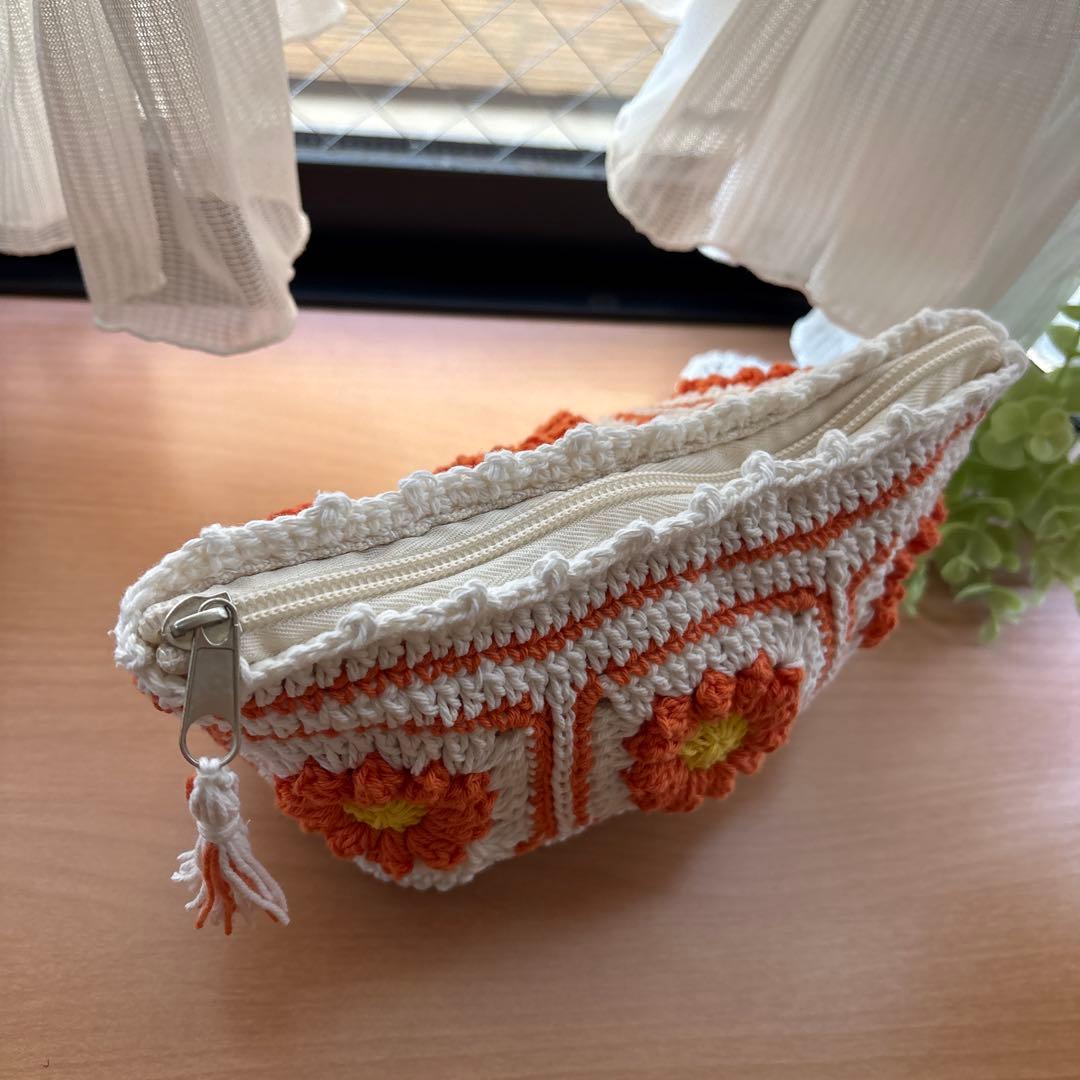 ハンドメイド　かぎ針編みポーチ　化粧ポーチ　グラニースクエア　モチーフ編み　6点