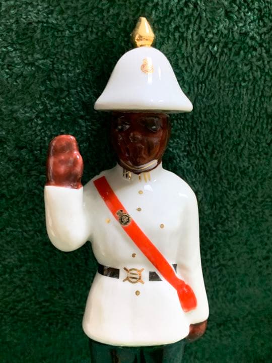 バハマの陶製人形 バカルディ・ラム酒が入っていた置物 Policeman