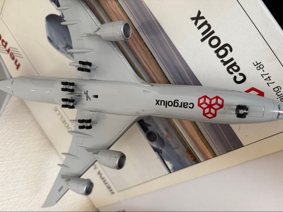 航空機・ヘリコプター herpa cargolux Boeing 747-8F 1/200