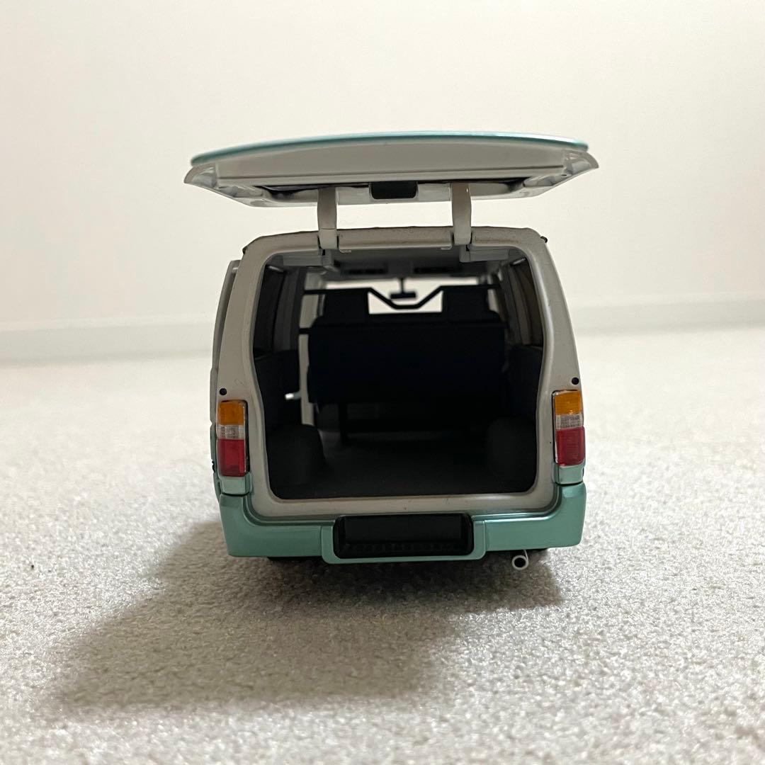 アオシマ　DISM 1/24 ハイエースバン100系中期型