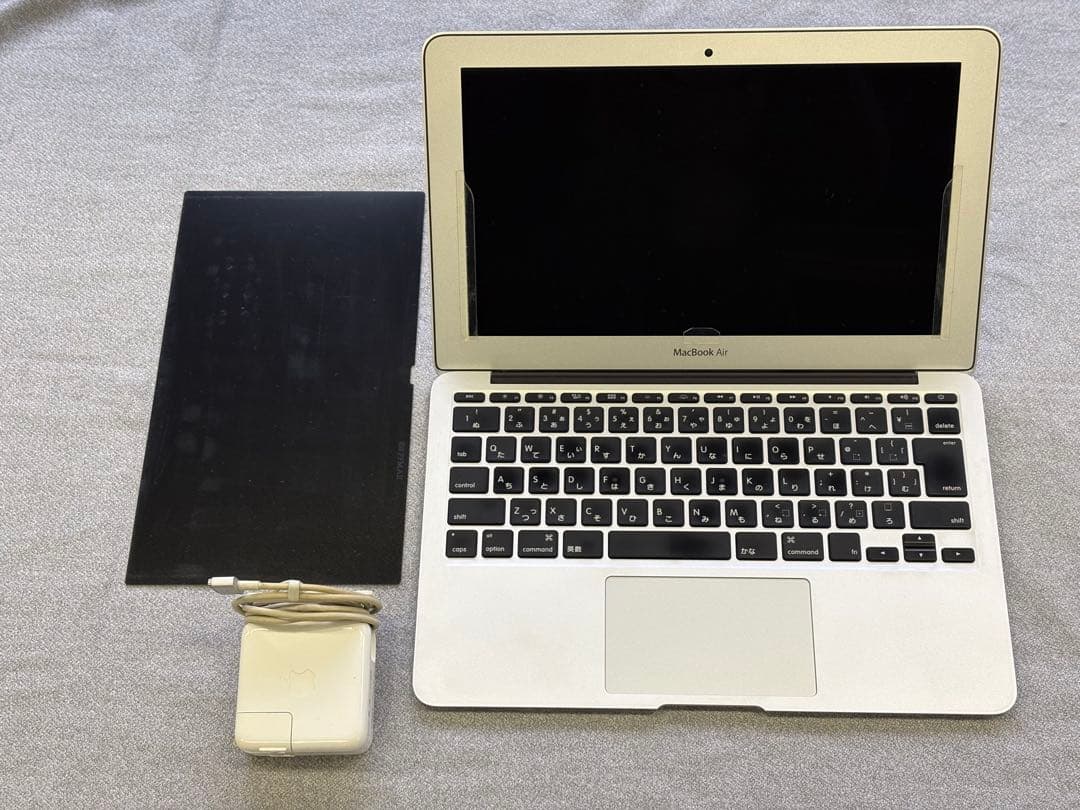 MacBook Air 11インチ （Mid 2013）4GBメモリー i5