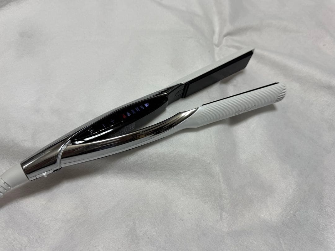 リファビューテック　ストレートアイロン 品番　RE-AC02A