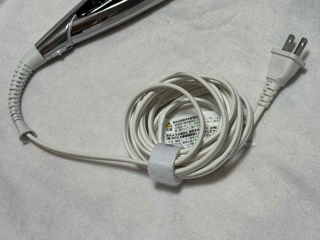 リファビューテック　ストレートアイロン 品番　RE-AC02A