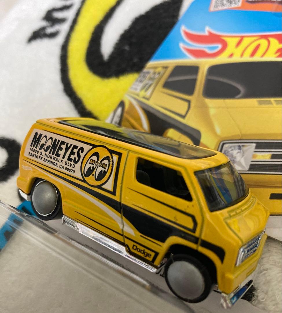 ホットウィール　カスタム’77ダッジバン　クールコンビ　[カスタム品]　タオル