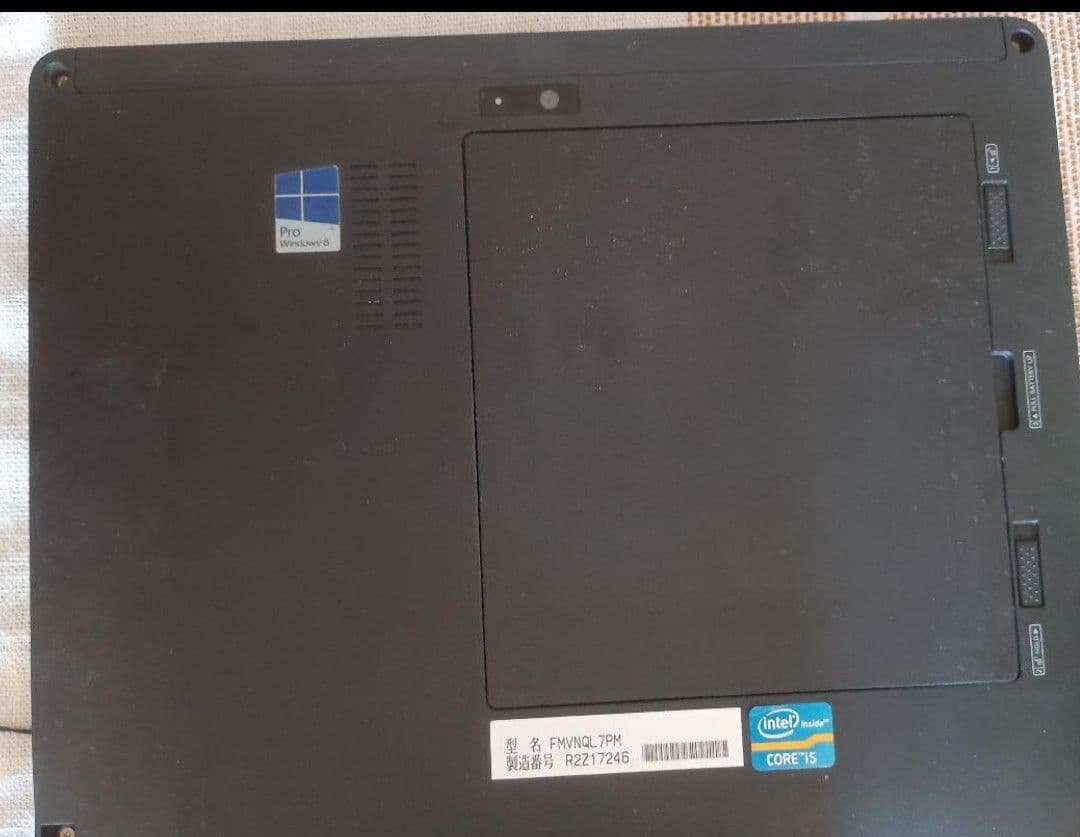 日本製タブレットPC 富士通 FMV Windows10
