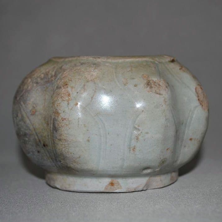 宋代 『青磁八稜八角形水盂』 出版掲載品　出土品　文房古玩　筆洗　水滴　硯滴