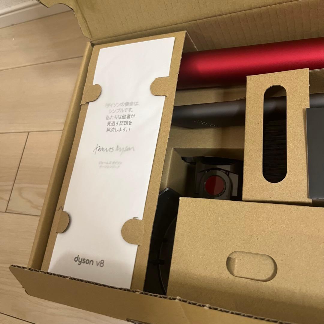 ✨ほぼ新品✨DysonV8 OriginコードレスクリーナーSV25 RD2
