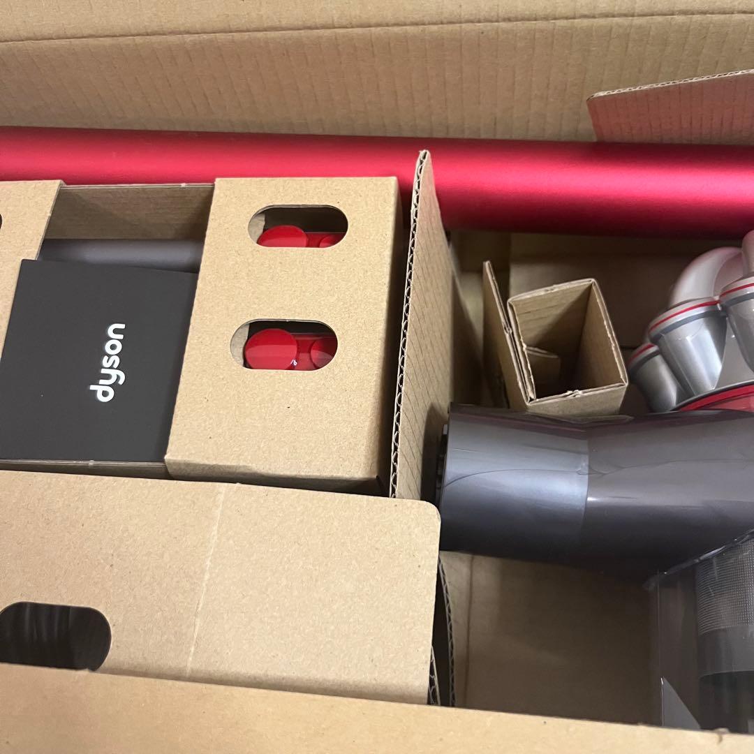 ✨ほぼ新品✨DysonV8 OriginコードレスクリーナーSV25 RD2