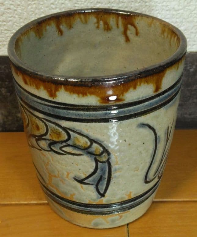 上作 人間国宝 金城次郎 海老筒碗(エビ2匹) 栞 共箱 美品 壷屋焼 筒茶碗