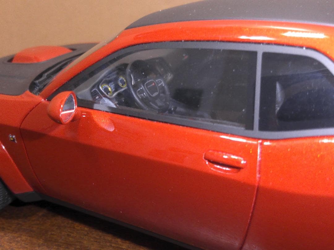 1/18 ダッジ チャレンジャー R/T スキャットパック ワイドボディ50th