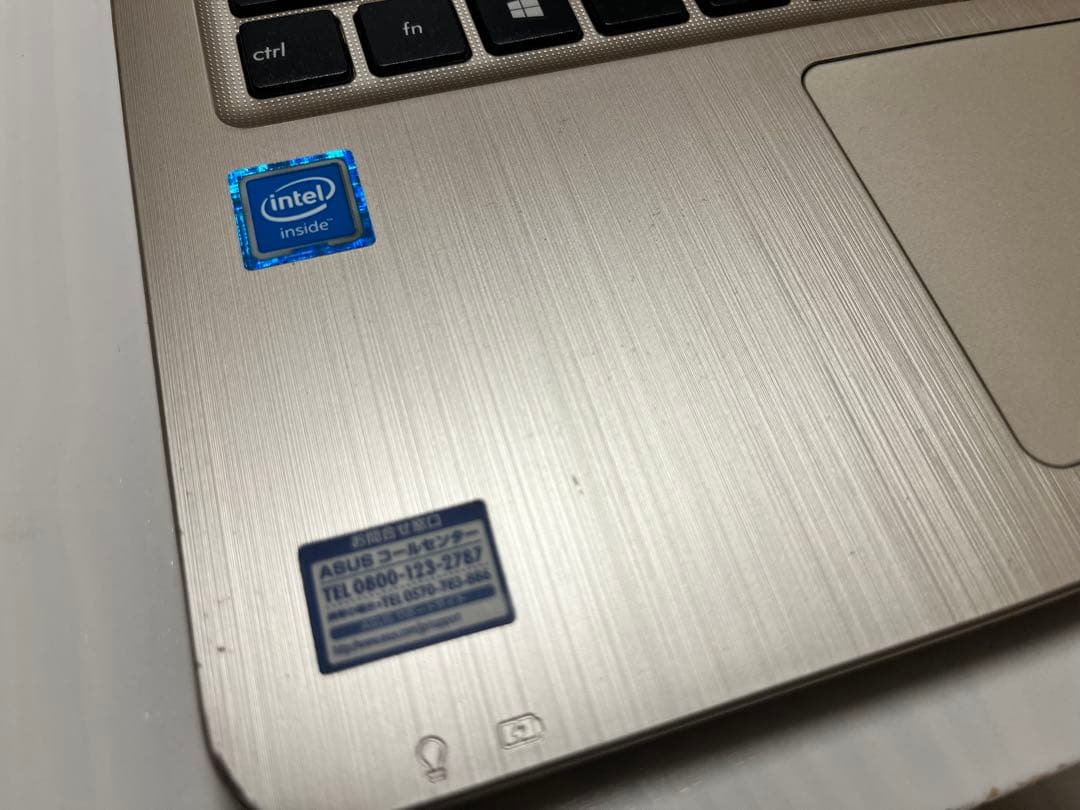 【美品】ノートパソコンASUS マウスパッド他付属品5点セット／初期化済