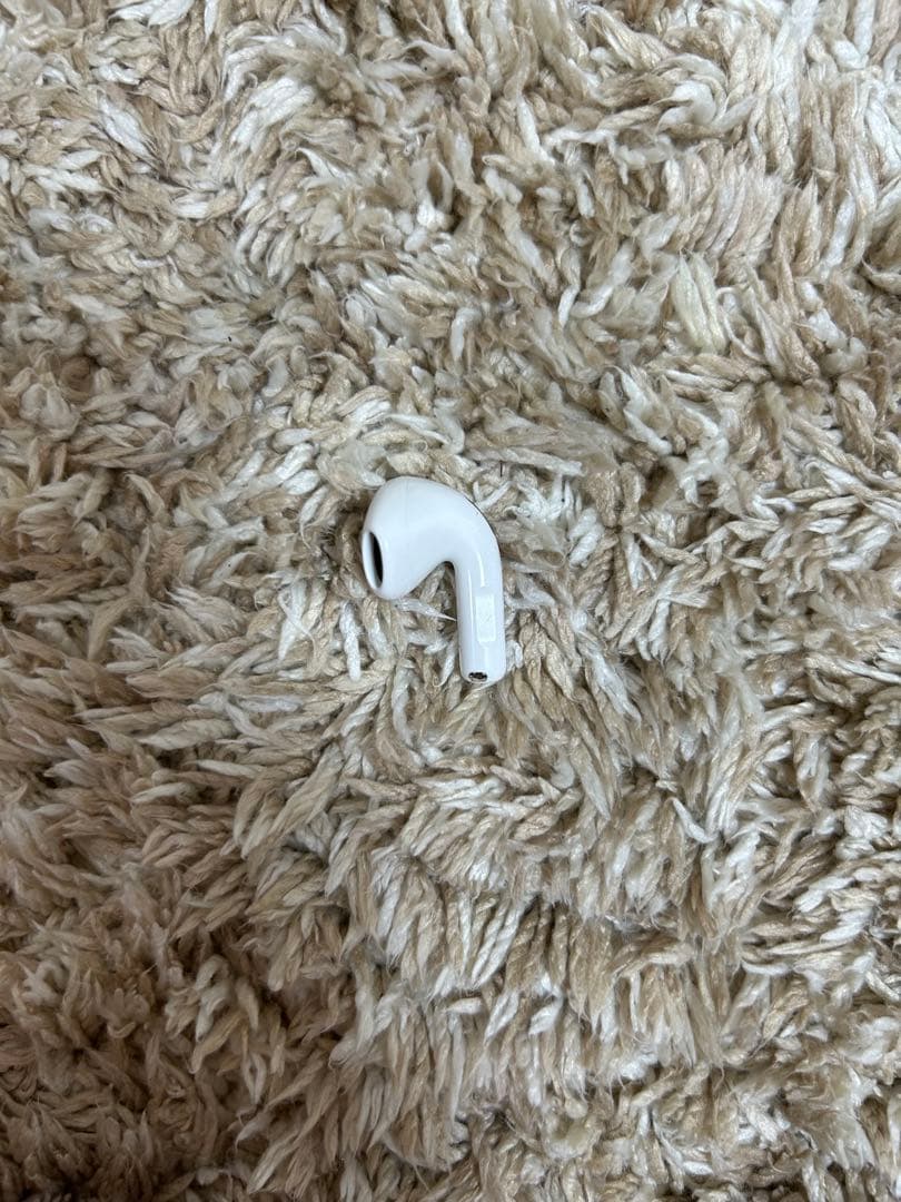 美品 アップル　AirPods 第4世代 ANCあり 左L 左耳